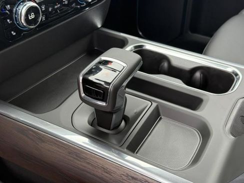 New 2026 GMC Sierra 1500 SLT image 22