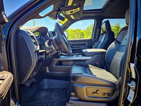Used 2025 RAM 2500 Laramie AWD/4WD image 17