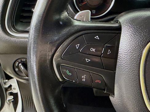 Used 2016 Dodge Challenger SXT image 14