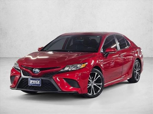 Used 2019 Toyota Camry SE w/ Sunroof Package FWD image 1
