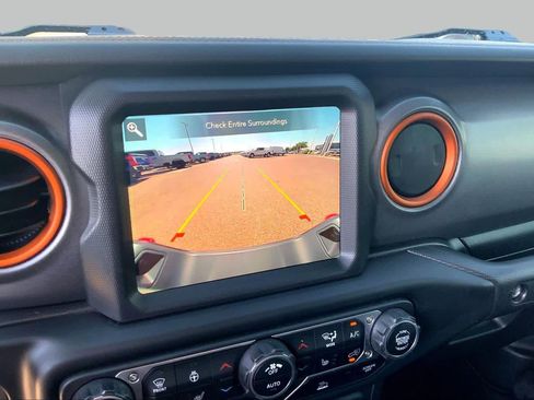 Used 2023 Jeep Gladiator Mojave w/ LED Lighting Group AWD/4WD image 27