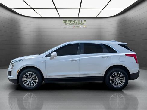 Used 2017 Cadillac XT5 Luxury w/ Driver Awareness Package FWD image 2