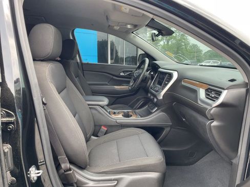 Used 2023 GMC Acadia SLE FWD image 16