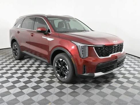 Certified 2025 Kia Sorento S AWD/4WD image 1