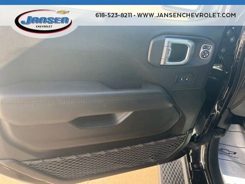 Used 2021 Jeep Wrangler Unlimited Sahara AWD/4WD image 11