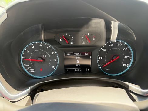 Used 2019 Chevrolet Equinox LS FWD image 18