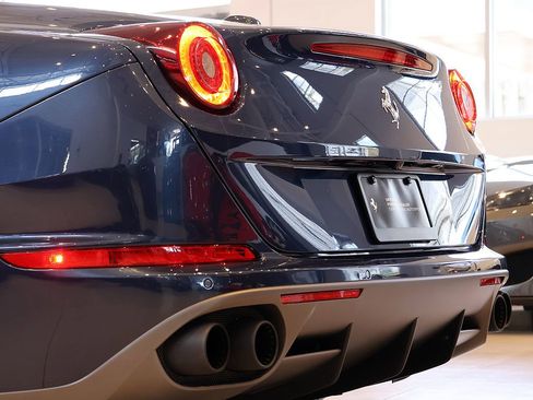 Certified 2017 Ferrari California T RWD image 99