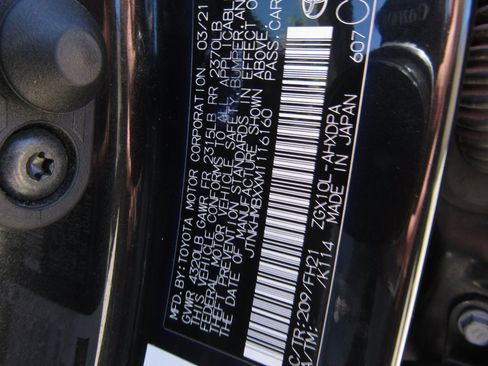 Used 2021 Toyota C-HR LE FWD image 28