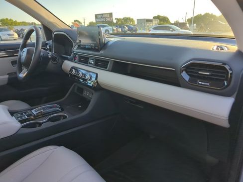 Used 2024 Honda Pilot Elite image 26