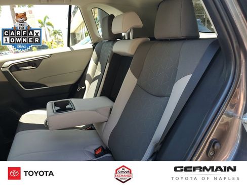 Used 2025 Toyota RAV4 XLE FWD image 20