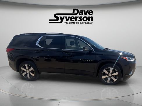 Used 2020 Chevrolet Traverse LT w/ LT Premium Package AWD/4WD image 4