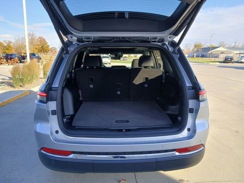 New 2025 Jeep Grand Cherokee Limited w/ Luxury Tech Group II AWD/4WD image 20