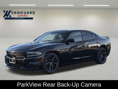Used 2022 Dodge Charger SXT w/ Blacktop Package image 3