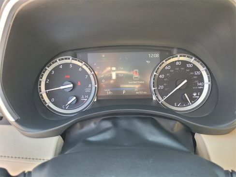 Used 2022 Toyota Highlander XLE image 35