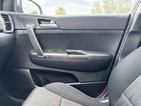 Used 2020 Kia Sportage LX image 28