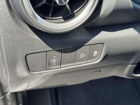 Used 2023 Hyundai Kona SEL AWD/4WD image 17