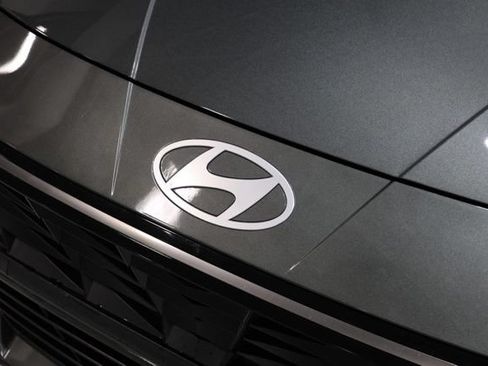 Used 2026 Hyundai Elantra Limited FWD image 11