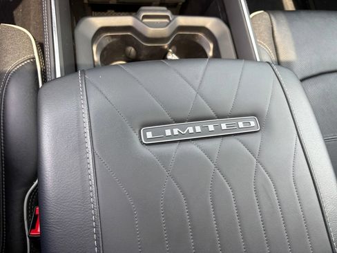 Used 2026 RAM 2500 Limited AWD/4WD image 18