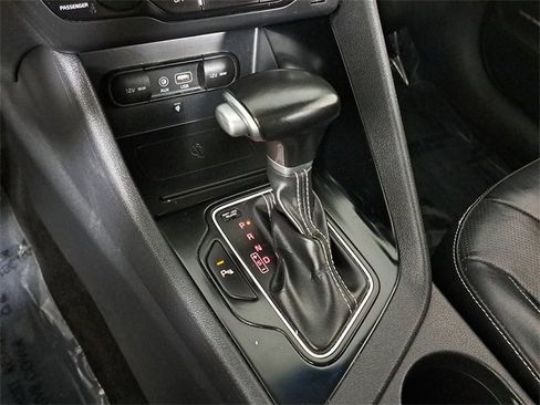 Used 2017 Kia Niro Touring w/ Advanced Technology Package image 32