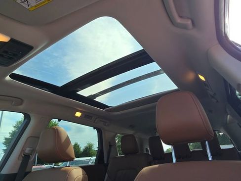 New 2026 Nissan Pathfinder Platinum AWD/4WD image 17