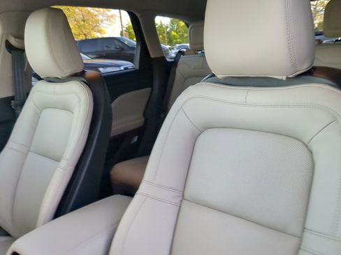 New 2026 Lincoln Corsair Premiere image 10