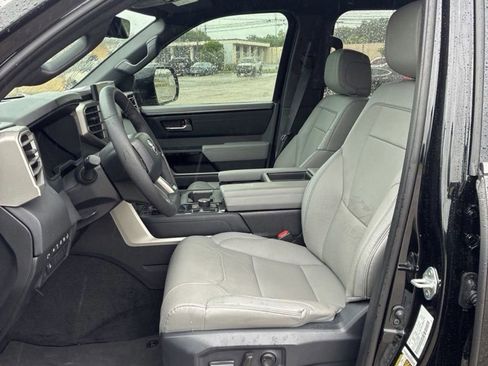 Used 2026 Toyota Tundra Limited AWD/4WD image 10
