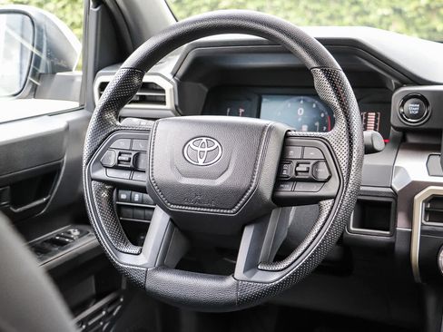 Used 2025 Toyota Tacoma SR5 AWD/4WD image 16