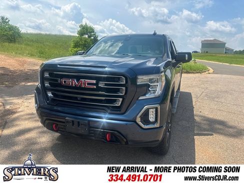 Used 2020 GMC Sierra 1500 AT4 w/ AT4 Premium Package AWD/4WD image 4