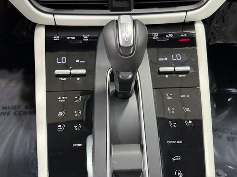 Certified 2026 Porsche Macan AWD/4WD image 33