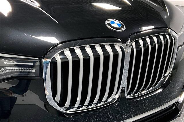 Used 2022 BMW X7 xDrive40i w/ Executive Package AWD/4WD image 31