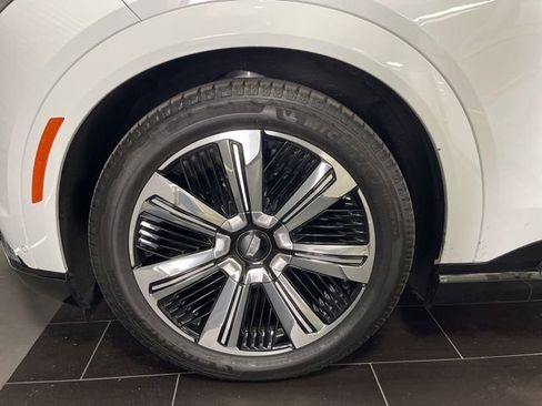 Used 2025 Cadillac Escalade IQ Luxury 1 image 17