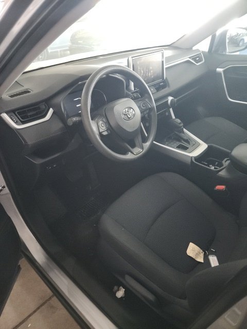 Used 2025 Toyota RAV4 LE AWD/4WD image 6