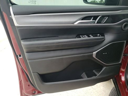 New 2025 Jeep Wagoneer Series II image 6