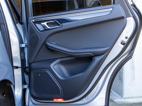 New 2026 Porsche Macan image 47