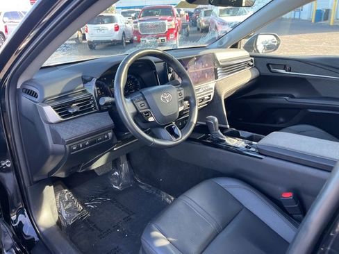 Used 2025 Toyota Camry XLE w/ Premium Package image 7