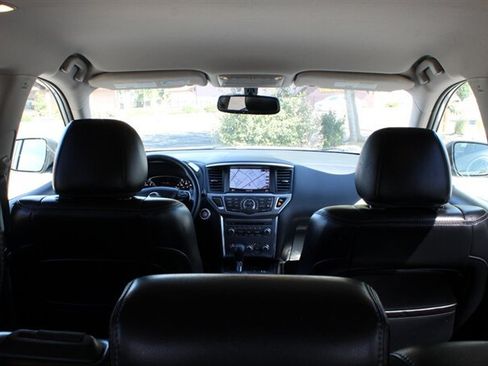 Used 2020 Nissan Pathfinder SL AWD/4WD image 17