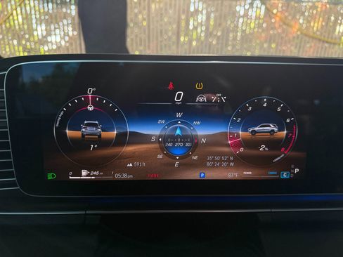 Used 2025 Mercedes-Benz GLE 450 4MATIC image 28
