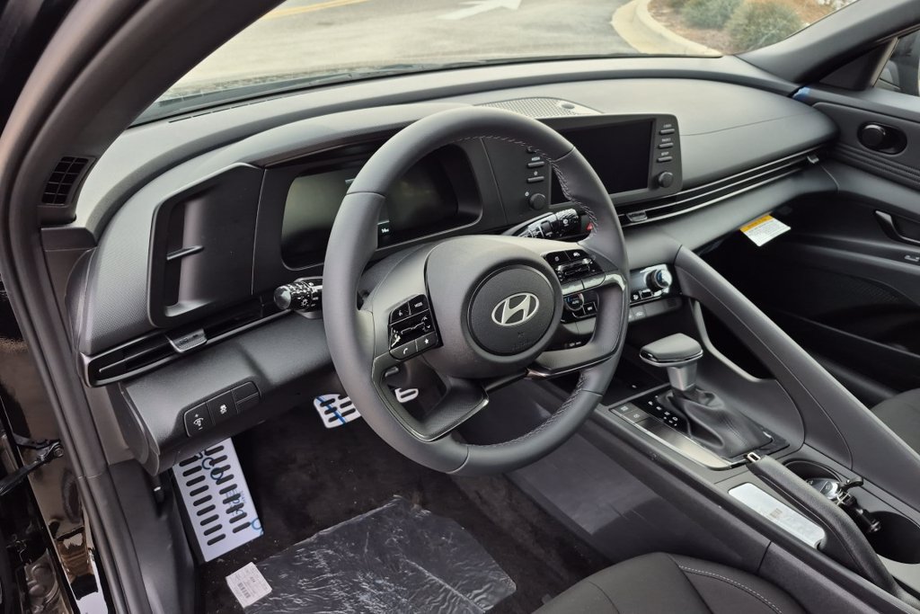 New 2026 Hyundai Elantra SEL Sport FWD image 12