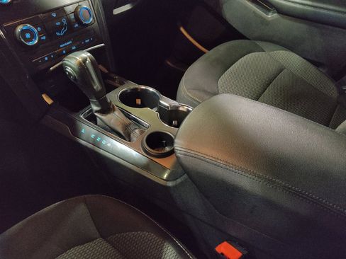Used 2018 Ford Explorer XLT image 26