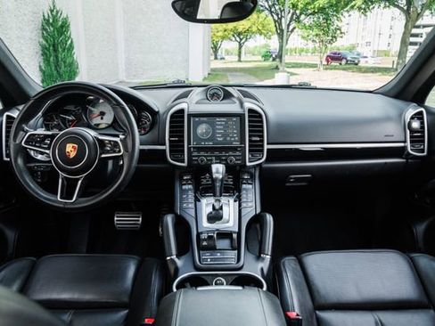 Used 2015 Porsche Cayenne S image 6