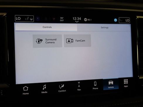 New 2026 Chrysler Pacifica Limited w/ Uconnect Theater Family Group image 37