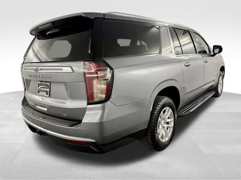Used 2021 Chevrolet Suburban LT image 9