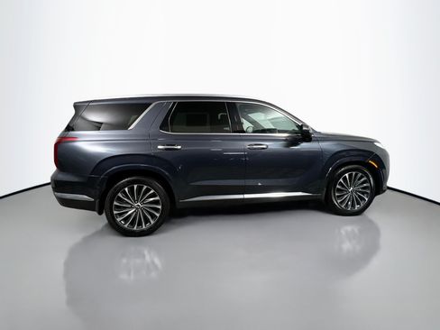 Used 2024 Hyundai Palisade Calligraphy FWD image 3