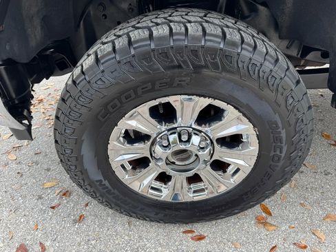 Used 2018 Ford F250 XLT w/ XLT Premium Package image 7