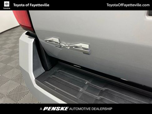 Certified 2025 Toyota Tacoma SR5 AWD/4WD image 11