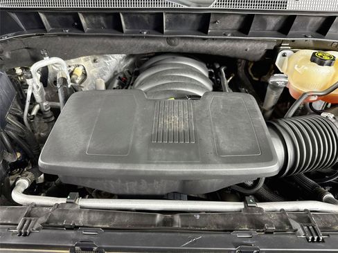 Used 2019 Chevrolet Silverado 1500 RST AWD/4WD image 31
