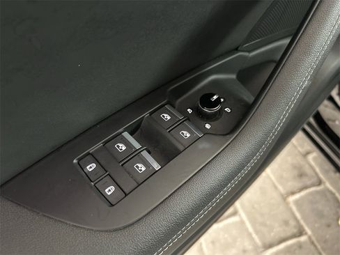 Used 2024 Audi A6 Premium Plus image 11