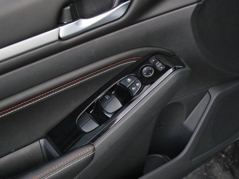 Certified 2023 Nissan Altima 2.5 SR w/ SR Premium Package image 13