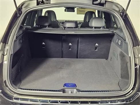 Used 2025 Mercedes-Benz GLC 300 4MATIC image 35