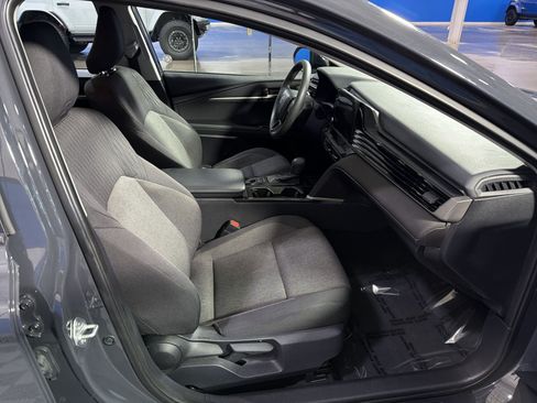 Used 2025 Toyota Camry LE FWD image 22